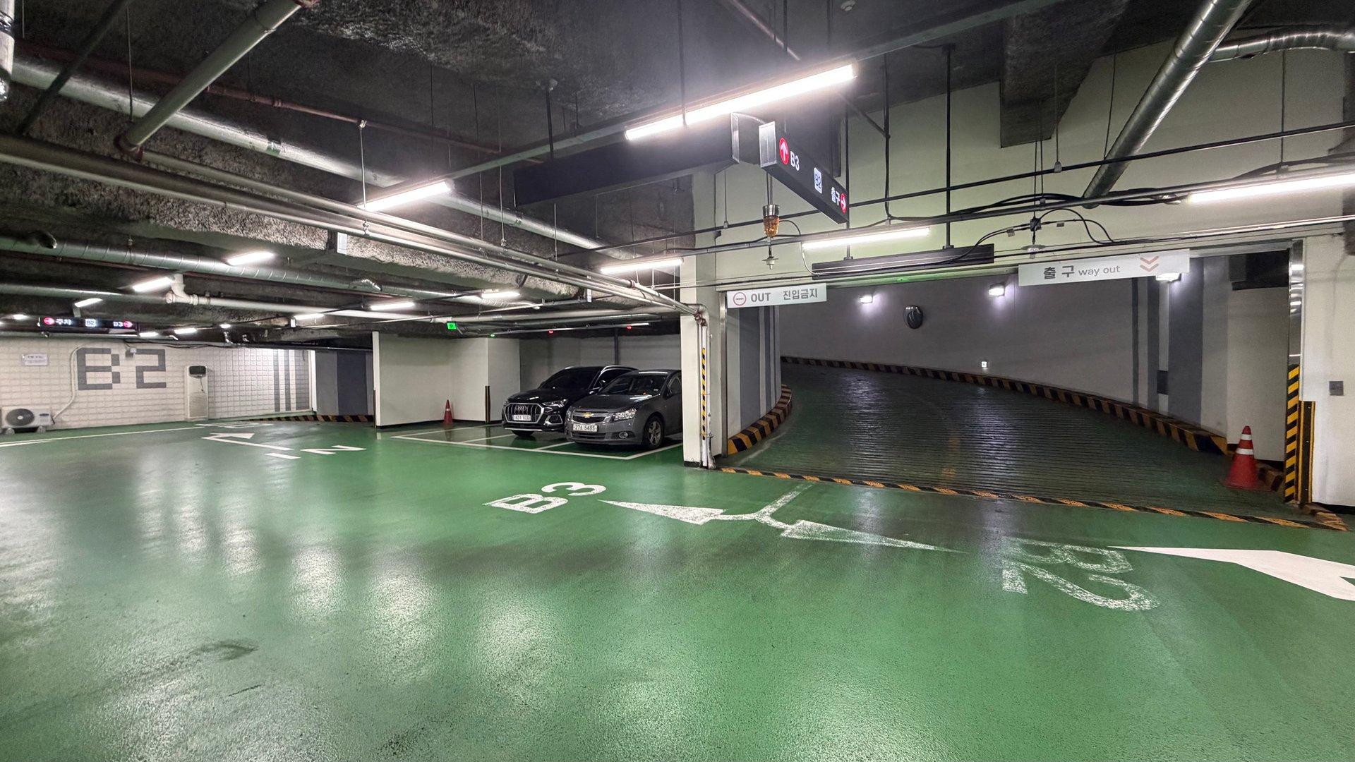 강남역 그레이츠강남(구, BNK디지털타워) 1층 | 전용 115.5평 상가 사진 4